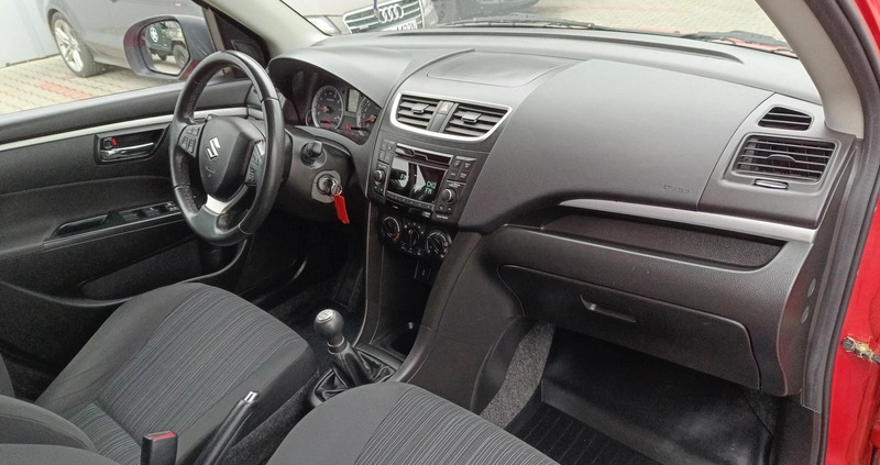 Suzuki Swift cena 34900 przebieg: 143000, rok produkcji 2014 z Piaski małe 106